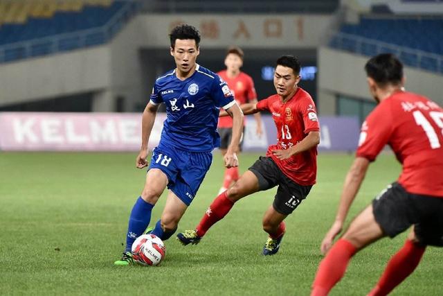 组图：世界杯-西班牙2-0法国 奥亚点射波罗破门